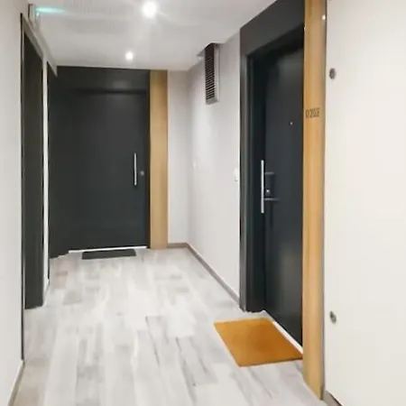 Sun Paradise -stylish Flat-rooftop Pool Access-monaco View *