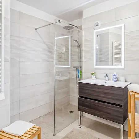 Sun Paradise -stylish Flat-rooftop Pool Access-monaco View 아파트