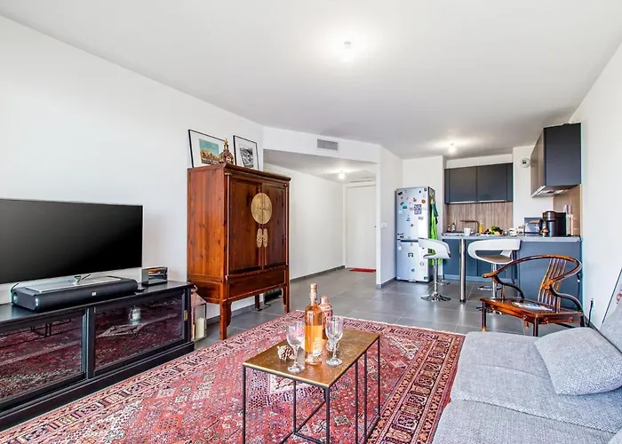 Sun Paradise -stylish Flat-rooftop Pool Access-monaco View *