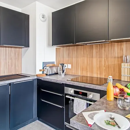 Sun Paradise -stylish Flat-rooftop Pool Access-monaco View Apartment *