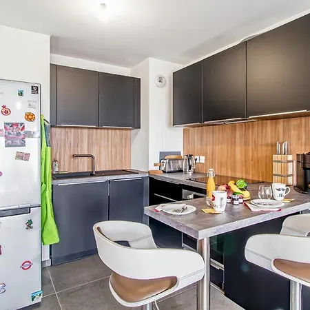 Sun Paradise -stylish Flat-rooftop Pool Access-monaco View Apartman